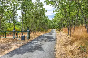 1988 Old Siskiyou Hwy, Ashland, OR 97520 - Photo 59