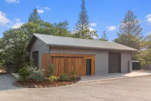 1988 Old Siskiyou Hwy, Ashland, OR 97520 - Photo 45