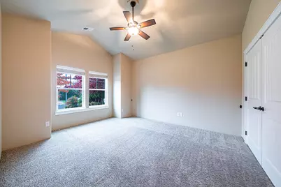 2850 Farmington Avenue, Medford, OR 97504 - Photo 7