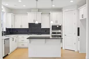 160 Valemont Dr, Eagle Point, OR 97524 - Photo 11