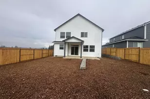 160 Valemont Dr, Eagle Point, OR 97524 - Photo 3