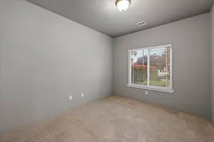 931 Highbury Dr, Medford, OR 97501 - Photo 23