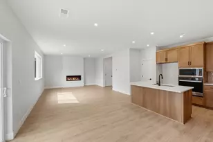 21548 SE Etna Pl, Bend, OR 97702 - Photo 9