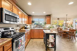 3260 Nellie Ettinger Ln, Medford, OR 97504 - Photo 11