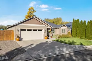 3260 Nellie Ettinger Ln, Medford, OR 97504 - Photo 3