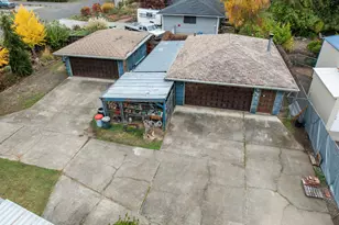 1294 Corona Ave, Medford, OR 97504 - Photo 35