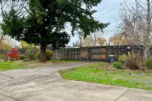 1294 Corona Ave, Medford, OR 97504 - Photo 49