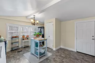 61445 SE 27th St, Bend, OR 97702 - Photo 5