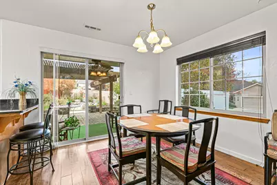 1023 Highlands Drive, Eagle Point, OR 97524 - Photo 9