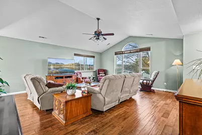 1023 Highlands Drive, Eagle Point, OR 97524 - Photo 7