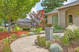 4604 Cloudcrest Dr, Medford, OR 97504 - Photo 35