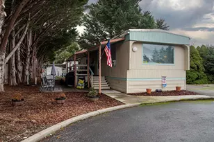 127 Brentwood Dr, Grants Pass, OR 97526 - Photo 1