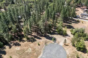 255 Deruyte Way, Rogue River, OR 97537 - Photo 1