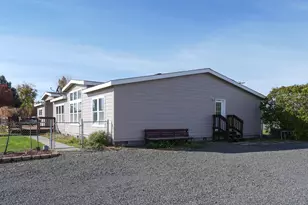 2640 Market St, Bonanza, OR 97623 - Photo 3