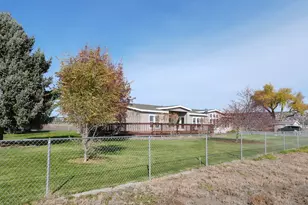 2640 Market St, Bonanza, OR 97623 - Photo 3