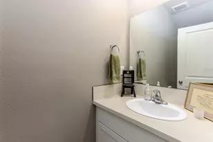 401 NE Orchid Ct, Madras, OR 97741 - Photo 13