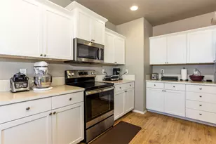 401 NE Orchid Ct, Madras, OR 97741 - Photo 3