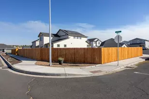 401 NE Orchid Ct, Madras, OR 97741 - Photo 31