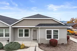 199 Mellecker Way, Medford, OR 97501 - Photo 1