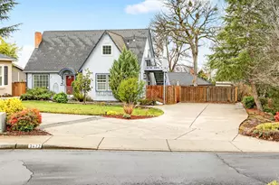 3473 Poppywoods Dr, Medford, OR 97504 - Photo 1