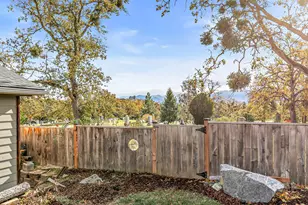 1528 Terrace Dr, Medford, OR 97504 - Photo 37