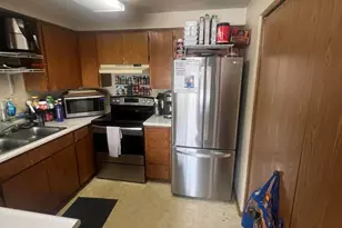 2055 Campus Dr, Medford, OR 97504 - Photo 3