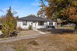 1855 Portland St, Klamath Falls, OR 97601 - Photo 5