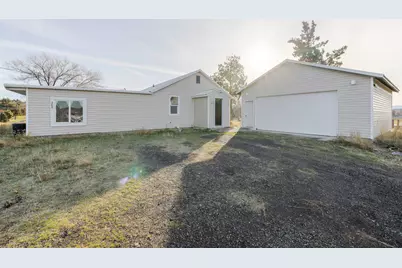 385 SE B Street, Madras, OR 97741 - Photo 1