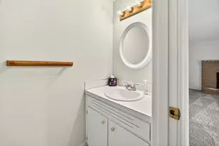 541 Barry Cir, Medford, OR 97501 - Photo 17