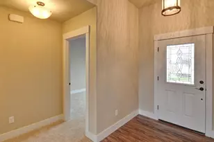 179 Skyhawk Dr, Eagle Point, OR 97524 - Photo 7