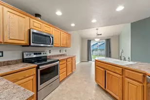 2659 Esther Ln, Grants Pass, OR 97527 - Photo 13