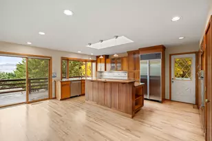 585 Nyla Ln, Ashland, OR 97520 - Photo 9