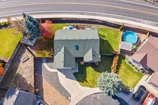 946 NW Negus Ln, Redmond, OR 97756 - Photo 33