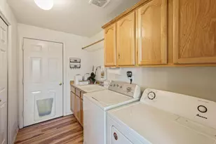 946 NW Negus Ln, Redmond, OR 97756 - Photo 17