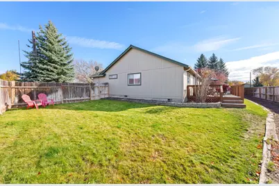 946 NW Negus Lane, Redmond, OR 97756 - Photo 29