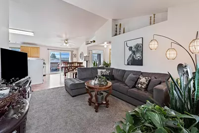 946 NW Negus Lane, Redmond, OR 97756 - Photo 5