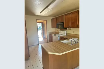 1710 SW Brownell Avenue, Grants Pass, OR 97526 - Photo 5