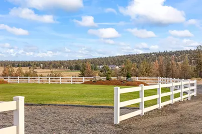 21115 Young Avenue, Bend, OR 97703 - Photo 35