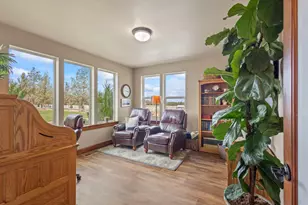 21115 Young Ave, Bend, OR 97703 - Photo 27