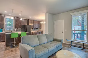 61040 S Queens Dr, Bend, OR 97702 - Photo 7