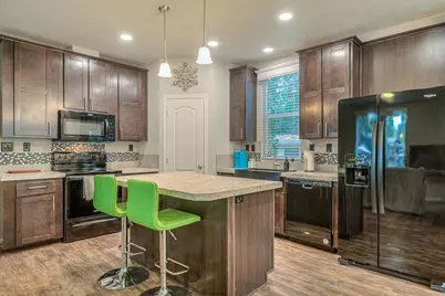 61040 S Queens Drive #18, Bend, OR 97702 - Photo 9