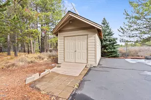 55815 Lost Rider Loop, Bend, OR 97707 - Photo 45