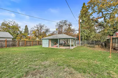 1048 W 13th Street, Medford, OR 97501 - Photo 19