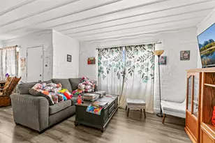 1048 W 13th St, Medford, OR 97501 - Photo 5