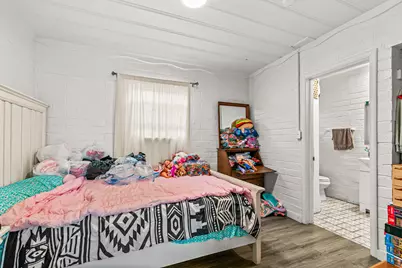 1048 W 13th Street, Medford, OR 97501 - Photo 11