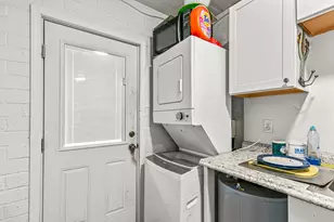 1048 W 13th St, Medford, OR 97501 - Photo 17