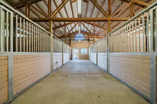 24605 Dodds Rd, Bend, OR 97701 - Photo 49