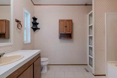 8951 E Evans Creek Road # 14, Rogue River, OR 97537 - Photo 11