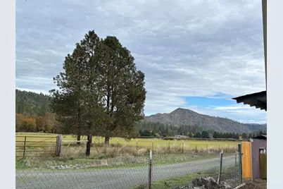 8951 E Evans Creek Road # 14, Rogue River, OR 97537 - Photo 19