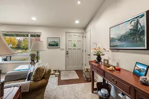 1610 Jasmine Ave, Medford, OR 97501 - Photo 3